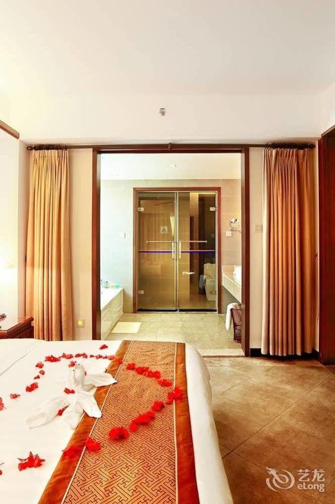 Haiyue Bay Holiday Hotel Санья Экстерьер фото
